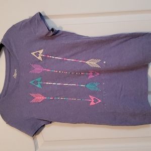 Girls purple tee with arrow design.  Size 14/16